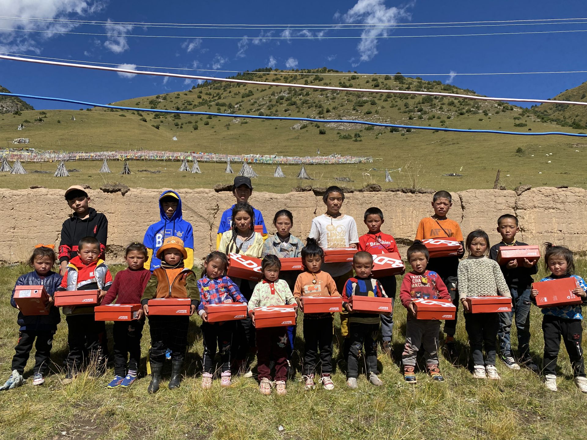 开云官方站网页版登录入口-开云(中国)公益回顾丨家国同欢月同圆 温暖满载甘孜州(图13)